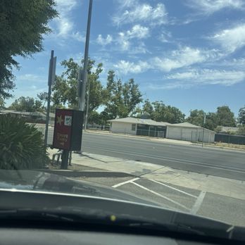 Carl's Jr - ..... - Burgers Near Me - Fresno, California