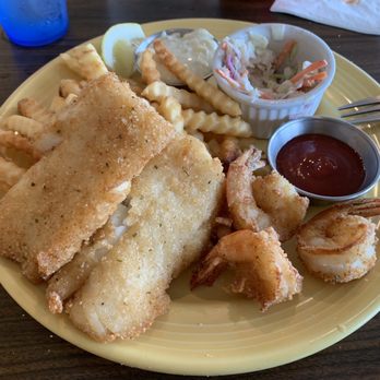 Griff's On the Bay - 2 fish and 3 shrimp - Seafood Near Me - Winchester Bay, Oregon