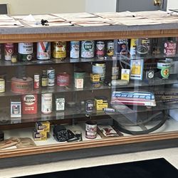 Kool Auto Air & Repair - Antique coke machines n oil cans.