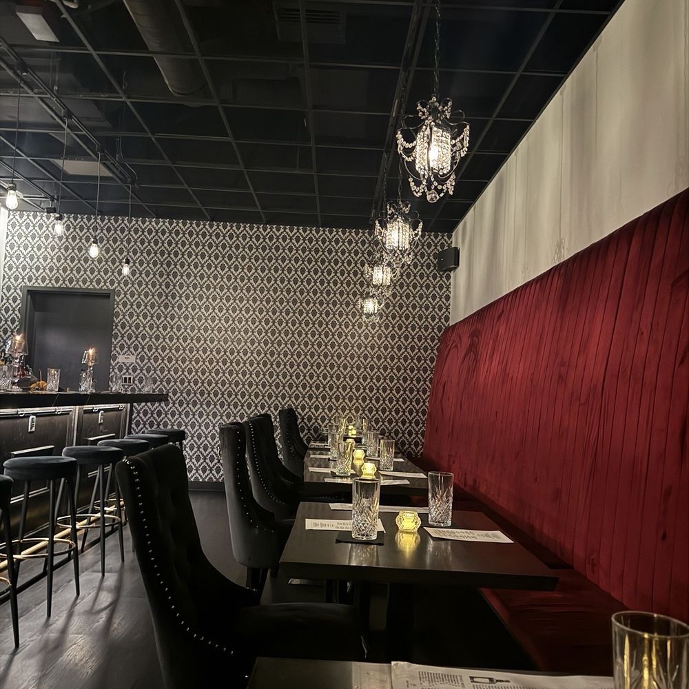 86 Speakeasy - Inside - Cocktail Bars Near Me - Eugene, Oregon