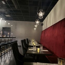 86 Speakeasy - Inside