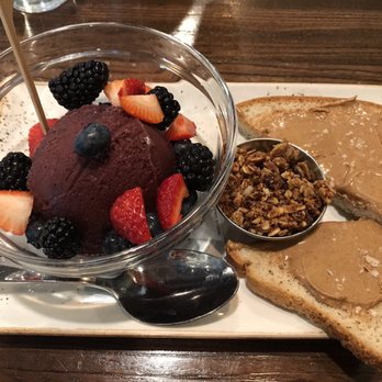 First Watch - Triple Berry Açaí - Breakfast & Brunch Near Me - Scottsdale, Arizona