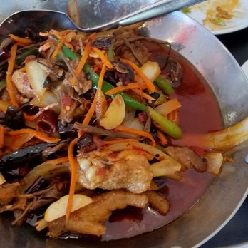 Peppercorns Kitchen - Free range chicken in stone pot - Szechuan Near Me - Evanston, Illinois Peppercorns Kitchen - Free range chicken in stone pot - Szechuan Near Me - Evanston, Illinois