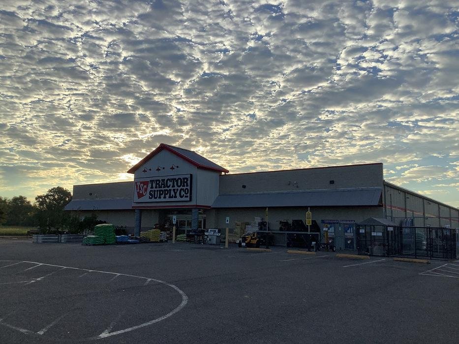 TRACTOR SUPPLY 2152 Louisiana 70, Donaldsonville, Louisiana Pet