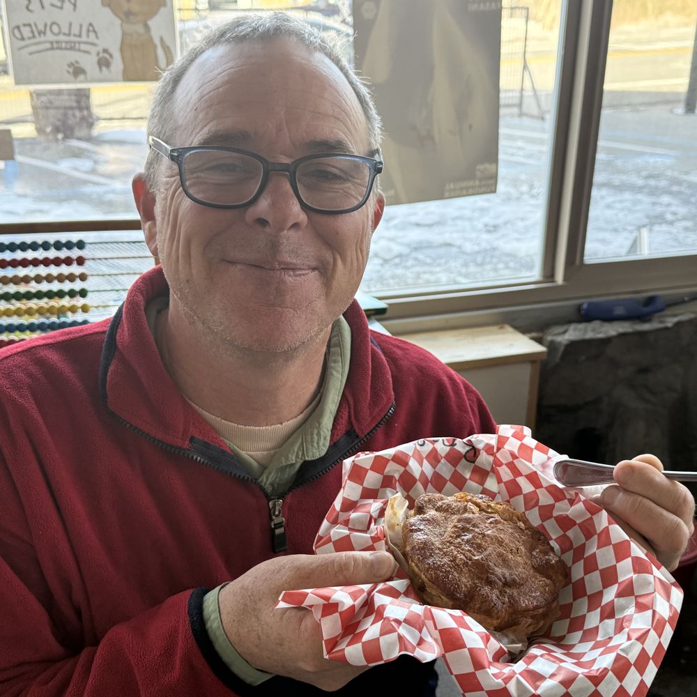 Pino Pies - Desserts Near Me - June Lake, California