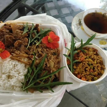 Soo Good - Kaldereta beef; Pancit Bihon noodles; ground pork & Kabocha/Japanese pumpkin; rice - Filipino Near Me - Glendale, California Soo Good - Kaldereta beef; Pancit Bihon noodles; ground pork & Kabocha/Japanese pumpkin; rice - Filipino Near Me - Glendale, California