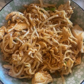 Am Thai Bistro - Thai Near Me - Brooklyn, New York