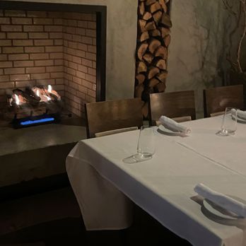 The Arbour - Cozy fireplace. - New American Near Me - Pasadena, California