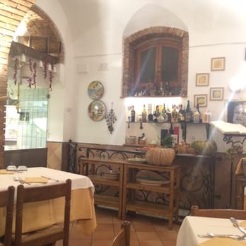 Da Vincenzo - Interior- check out rocks - Italian Near Me - Positano, SA Da Vincenzo - Interior- check out rocks - Italian Near Me - Positano, SA