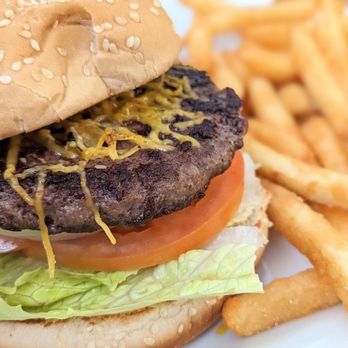 River Inn Grill - River Burger, buns were really oversized - Breakfast & Brunch Near Me - Guerneville, California