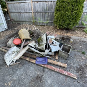 Green Junk Removal and Hauling Services - Fence demolition and assorted garbage - Junk Removal & Hauling Near Me Green Junk Removal and Hauling Services - Fence demolition and assorted garbage - Junk Removal & Hauling Near Me