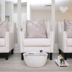 Pretty In Pink Spa Oakville - Luxurious Pedicure Station offering a perfect place for an Organic Spa Pedicure