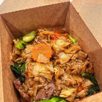WAT ZAB Thai Food - N2. Pad See Ew - Food Trucks Near Me - Austin, Texas WAT ZAB Thai Food - N2. Pad See Ew - Food Trucks Near Me - Austin, Texas