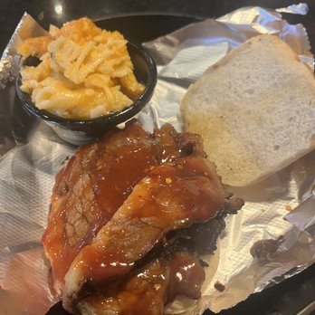 Bobbee O's BBQ - Beef Brisket and Macaroni & Cheese - Barbeque Near Me - Charlotte, North Carolina