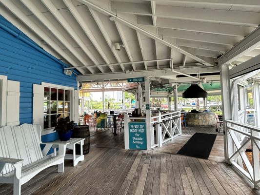 Bahama Breeze by null