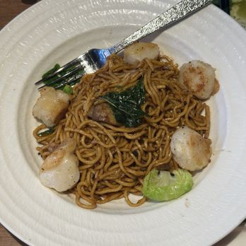 Star Leaf - Truffle wok seared noodle with scallops ($29) - Asian Fusion Near Me - Pasadena, California