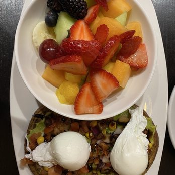 Stacked Pancake & Breakfast House - DELICIOUS Avocado toast with very fresh fruit!!! - Breakfast & Brunch Near Me - Niagara Falls, Ontario