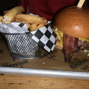 Rivershed - Spicy burger without cheese - Burgers Near Me - Killington, Vermont