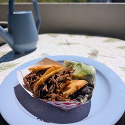 Na’guara Con Sabor Venezolano - Arepas