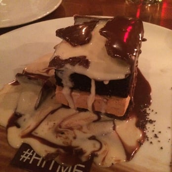 Catch NYC - #HITME Chocolate Cake ($15) - Asian Fusion Near Me - New York, New York