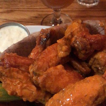 Elephant & Castle - Wings and beer - American Near Me - Dublin, D