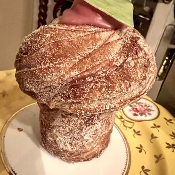 Supermoon Bakehouse - The cruffin - Bakeries Near Me - New York, New York