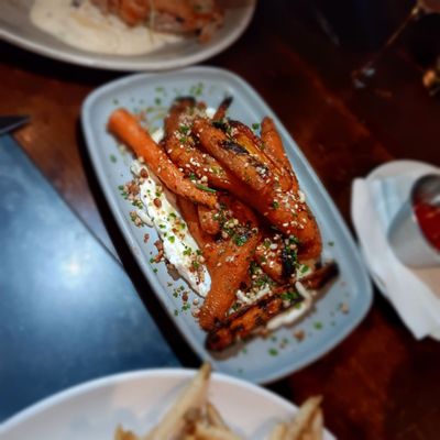 Luke's Kitchen and Bar by null