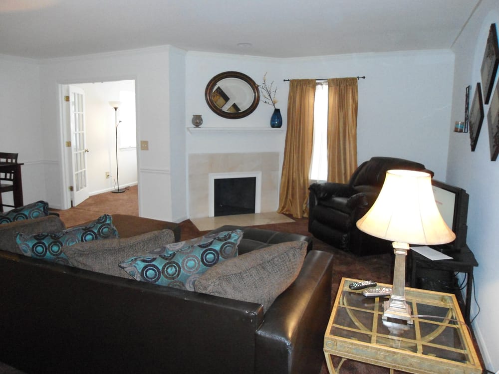 ROYAL ARMS APARTMENTS Updated September 2024 31 Photos 312