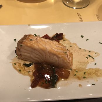El Pasaje Tapas - Grilled salmon - Tapas Bars Near Me - Seville, SE