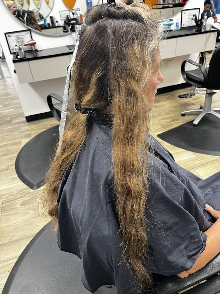 Hair By Hailie Logo