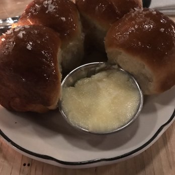 Automatic Seafood and Oysters - Yeast rolls - Seafood Near Me - Birmingham, Alabama