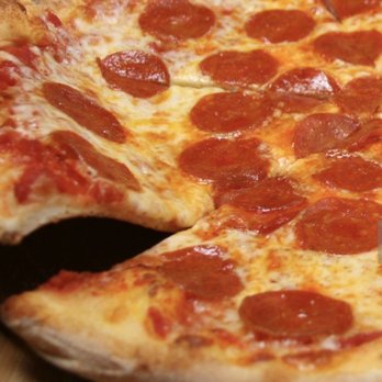 Elvio’s Pizzaria - Thin crust, hot and crispy - Pizza Near Me - Moultonborough, New Hampshire