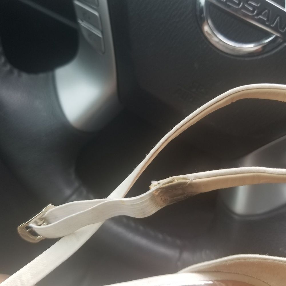 The strap is burned The strap is burned