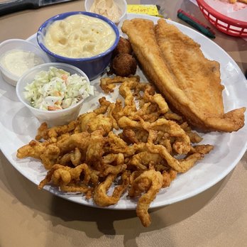 Iguanas - Combo platter - Seafood Near Me - St. Simons, Georgia Iguanas - Combo platter - Seafood Near Me - St. Simons, Georgia