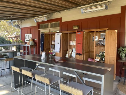 Saucelito Canyon Tasting Room by null