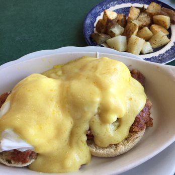 Supreme Kitchen - Irish Eggs Benedict - American Near Me - Somerville, Massachusetts