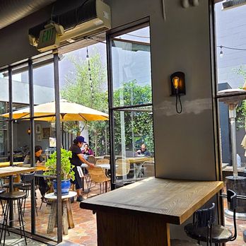 Zinqué - French Near Me - West Hollywood, California