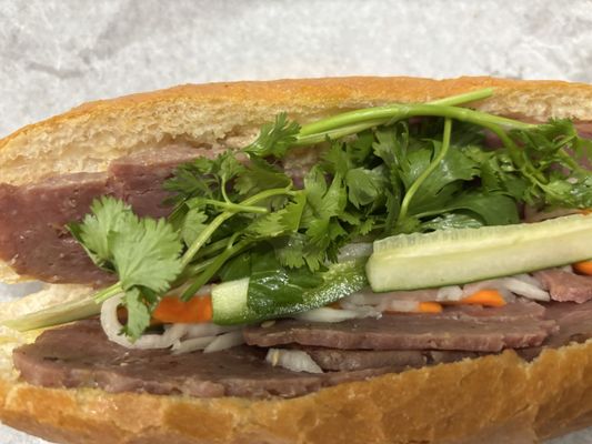 Bánh Mì Ông Mười by null