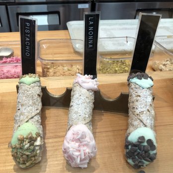 Italia Bakery - Mini cannoli - Bakeries Near Me - Vancouver, British Columbia