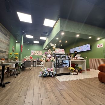 Sweet Mood Vietnamese Chè & Macarons - Inside - Desserts Near Me - Westminster, California