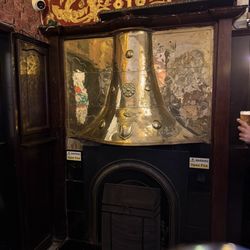 Ye Hole In Ye Wall