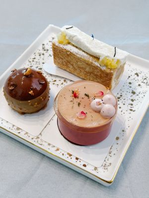 Cho-Kwok-Lat Markham by null