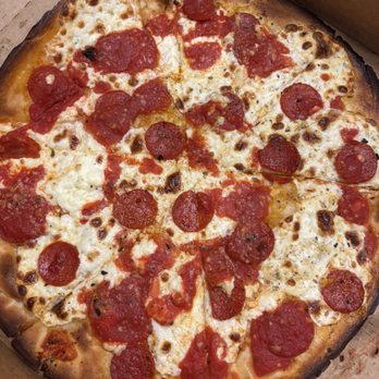 Grimaldi's Pizzeria - They charge $4 for ricotta cheese but refuse to put it on the pizza! (Tiny little spot on one slice) $28 pizza right here. - Pizza Near Me - Las Vegas, Nevada
