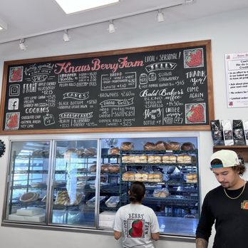 Knaus Berry Farm - Bakeries Near Me - Miami, Florida