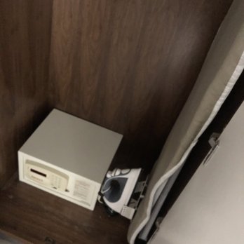 Pasadena Rose & Crown Hotel - Safe W ironing board - Hotels Near Me - Pasadena, California Pasadena Rose & Crown Hotel - Safe W ironing board - Hotels Near Me - Pasadena, California