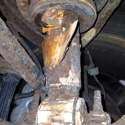 Don's Auto Sales - Damaged strut