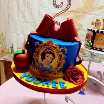 Chic Bakery - Snow White - Bakeries Near Me - Dallas, Texas