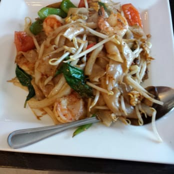 Ocean Thai Cuisine - Shrimp Drunken Noodles - Thai Near Me - Oceanside, California Ocean Thai Cuisine - Shrimp Drunken Noodles - Thai Near Me - Oceanside, California
