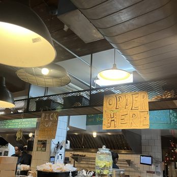 Miznon - Mediterranean Near Me - New York, New York