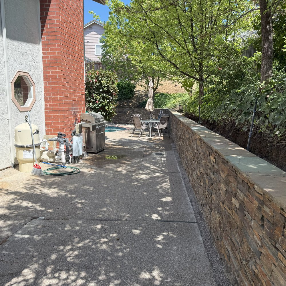 Geico Builders - Side Retaining Wall - Decks & Railing Near Me - Oakland, California Geico Builders - Side Retaining Wall - Decks & Railing Near Me - Oakland, California